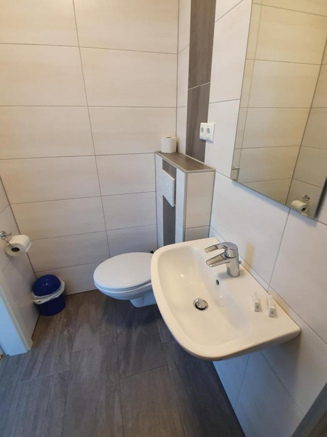 Gaestehaus Am Heuss-Platz Ерланген Екстериор снимка