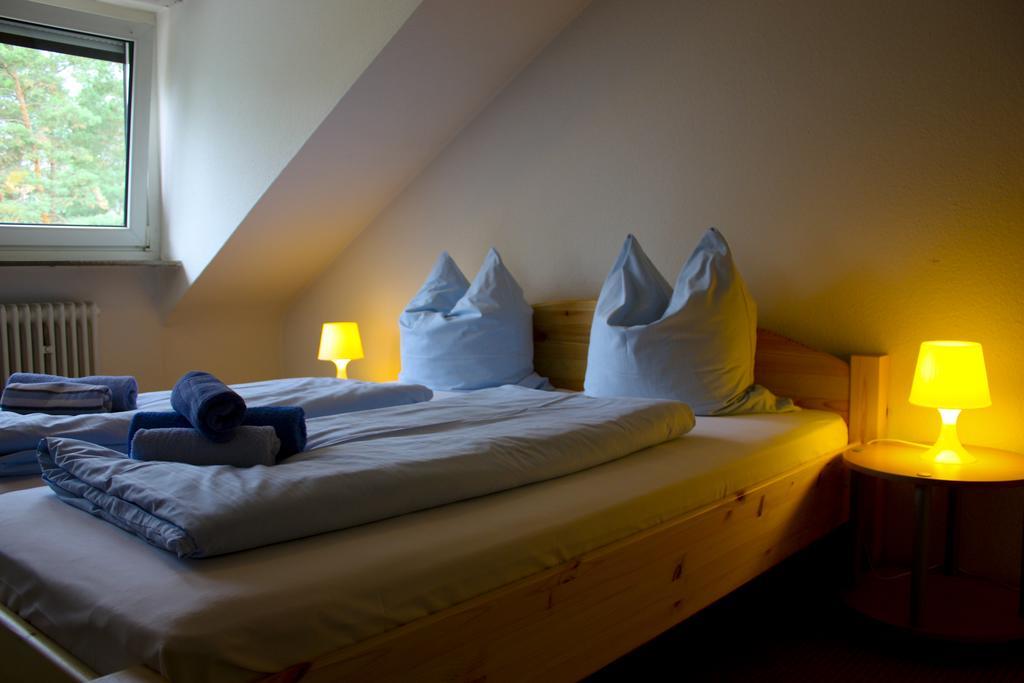 Gaestehaus Am Heuss-Platz Ерланген Стая снимка